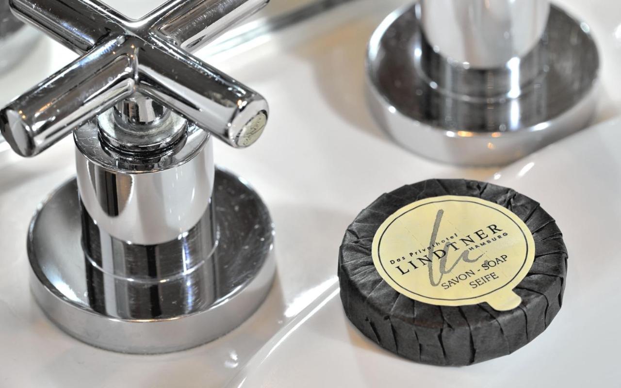 Privathotel Lindtner Hamburg Bagian luar foto Soap in a soap dish