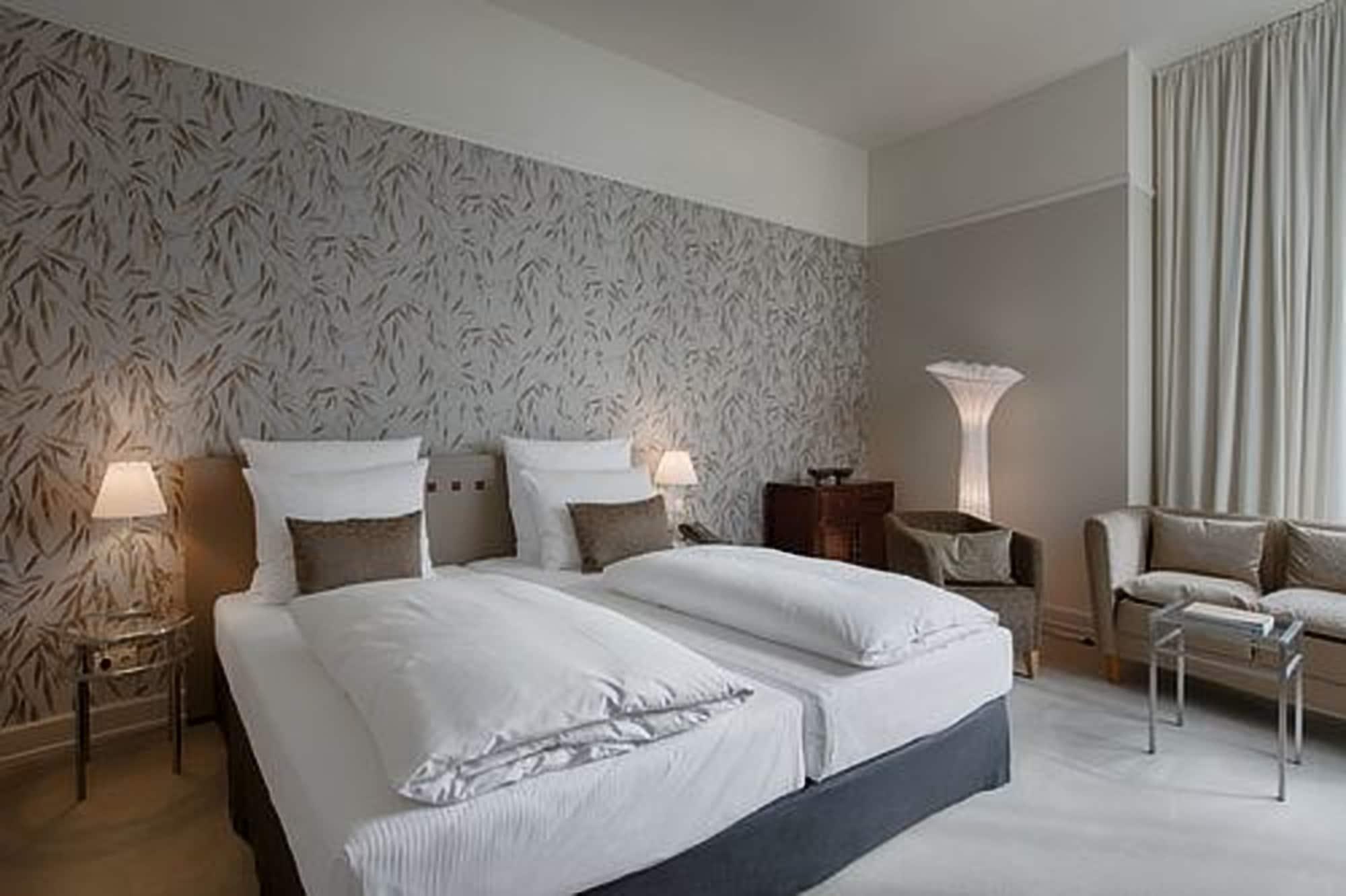 Privathotel Lindtner Hamburg Bagian luar foto A room at the Hotel Axelmannstein