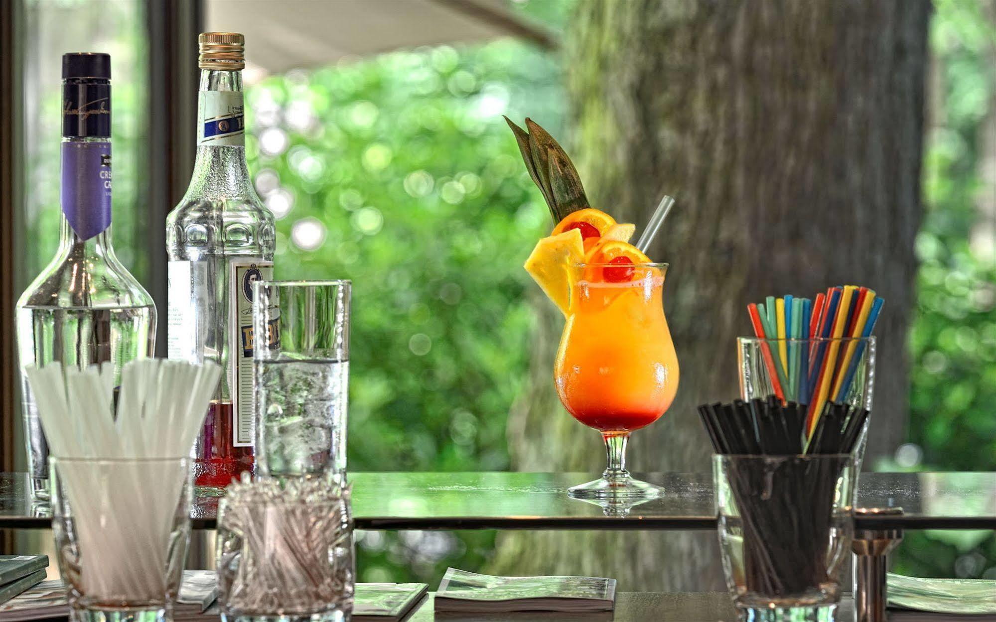Privathotel Lindtner Hamburg Bagian luar foto A Zombie cocktail