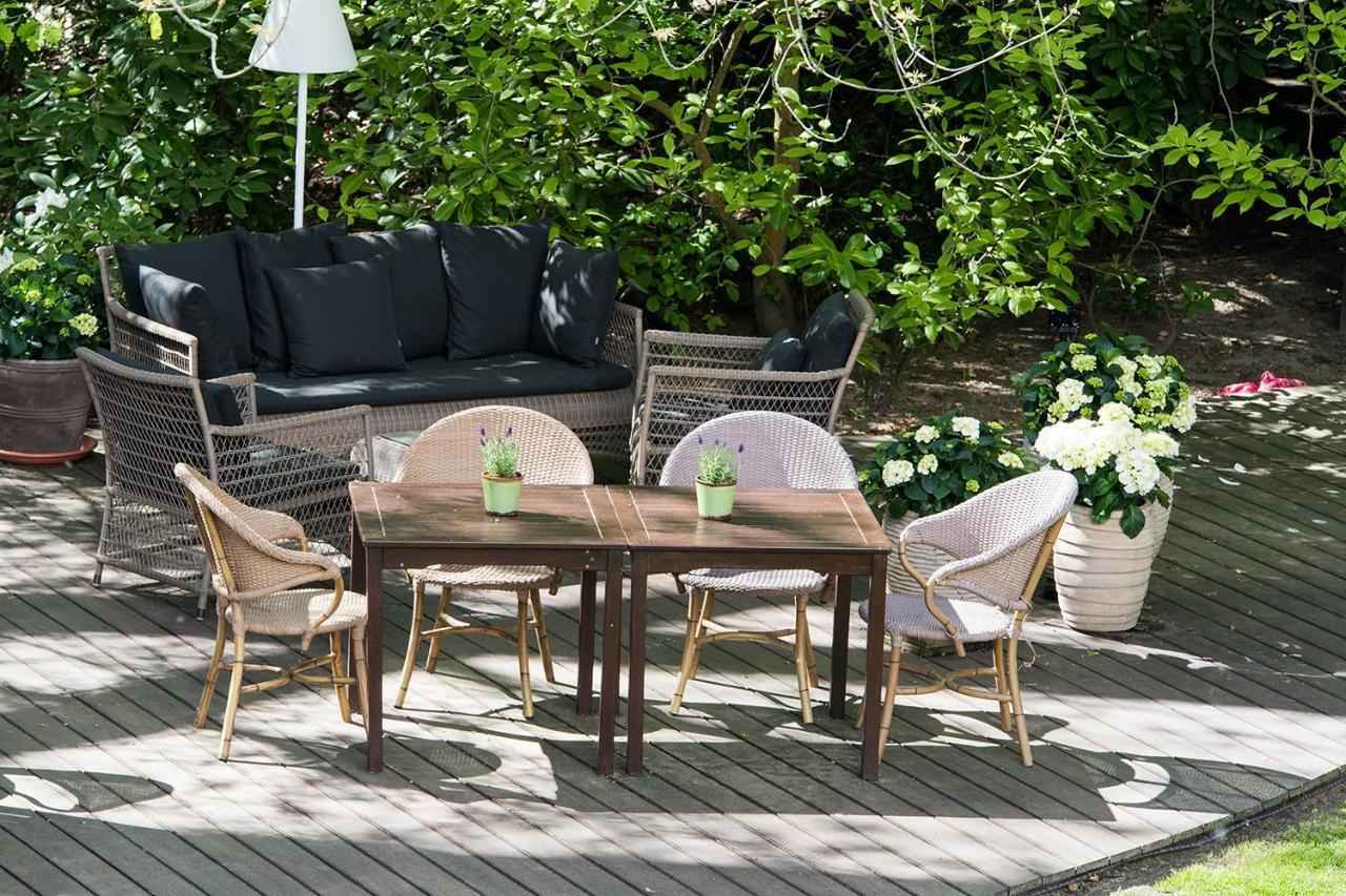 Privathotel Lindtner Hamburg Bagian luar foto Garden furniture